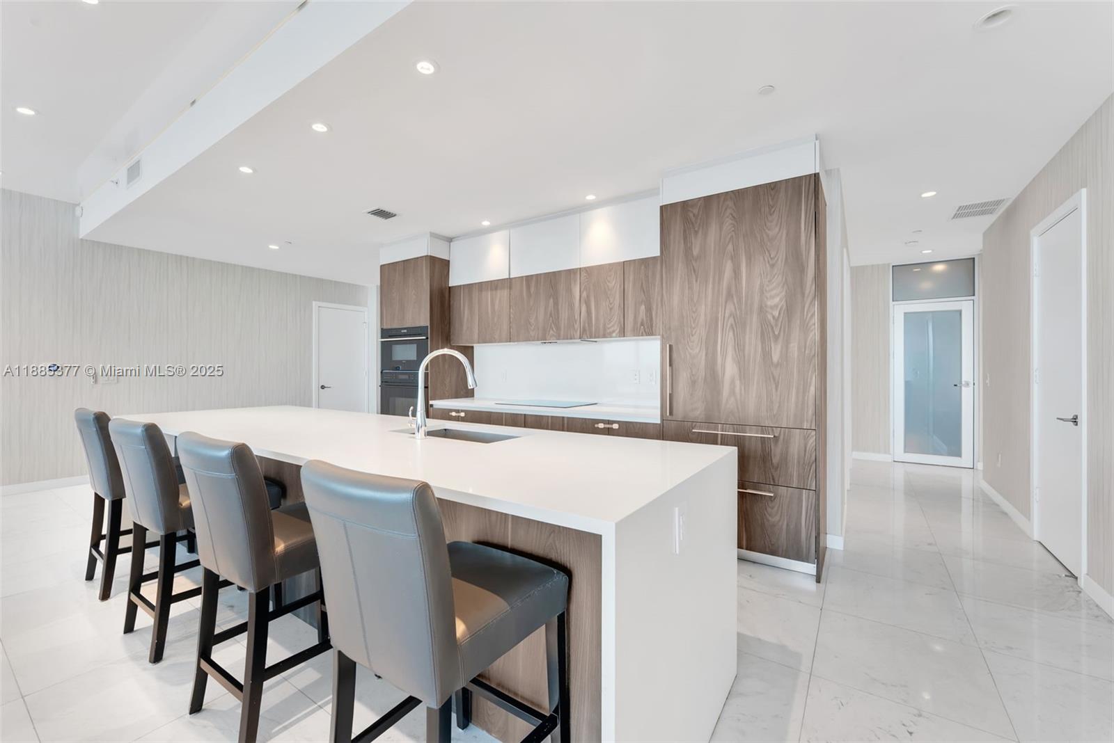 GRAN PARAISO CONDO - Residential Lease