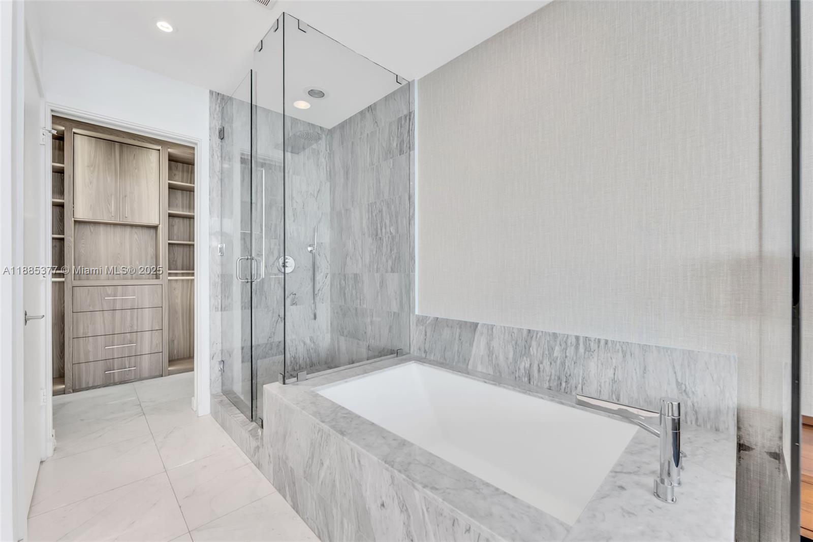 GRAN PARAISO CONDO - Residential Lease