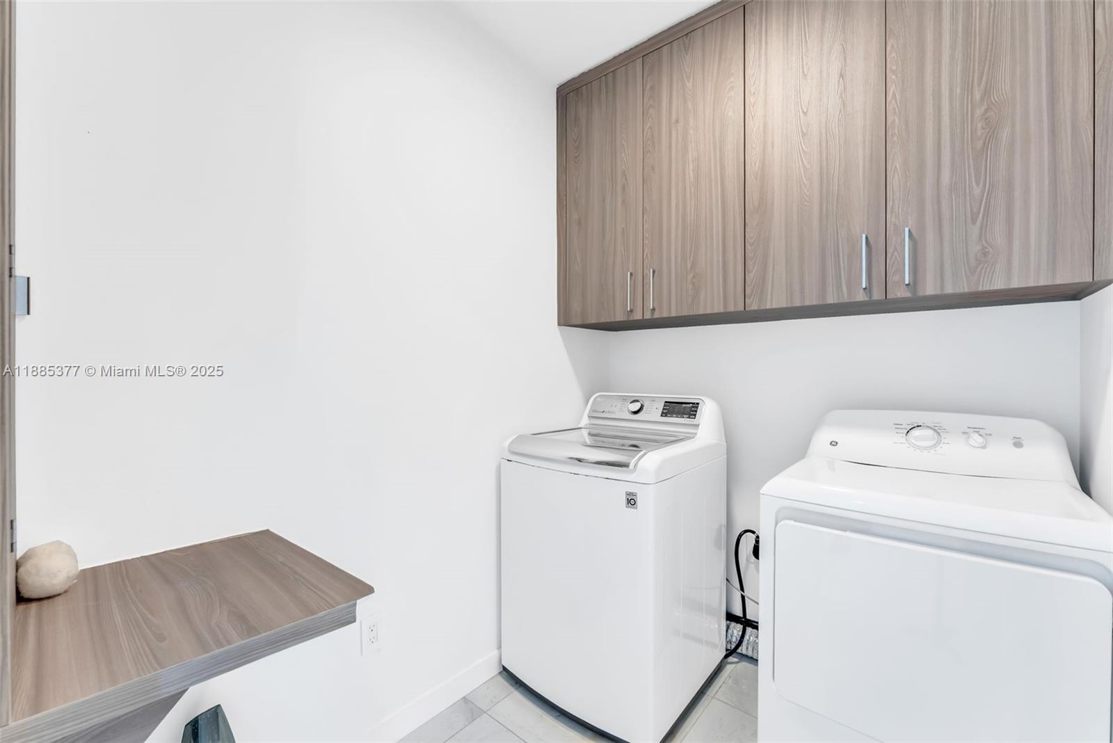 GRAN PARAISO CONDO - Residential Lease