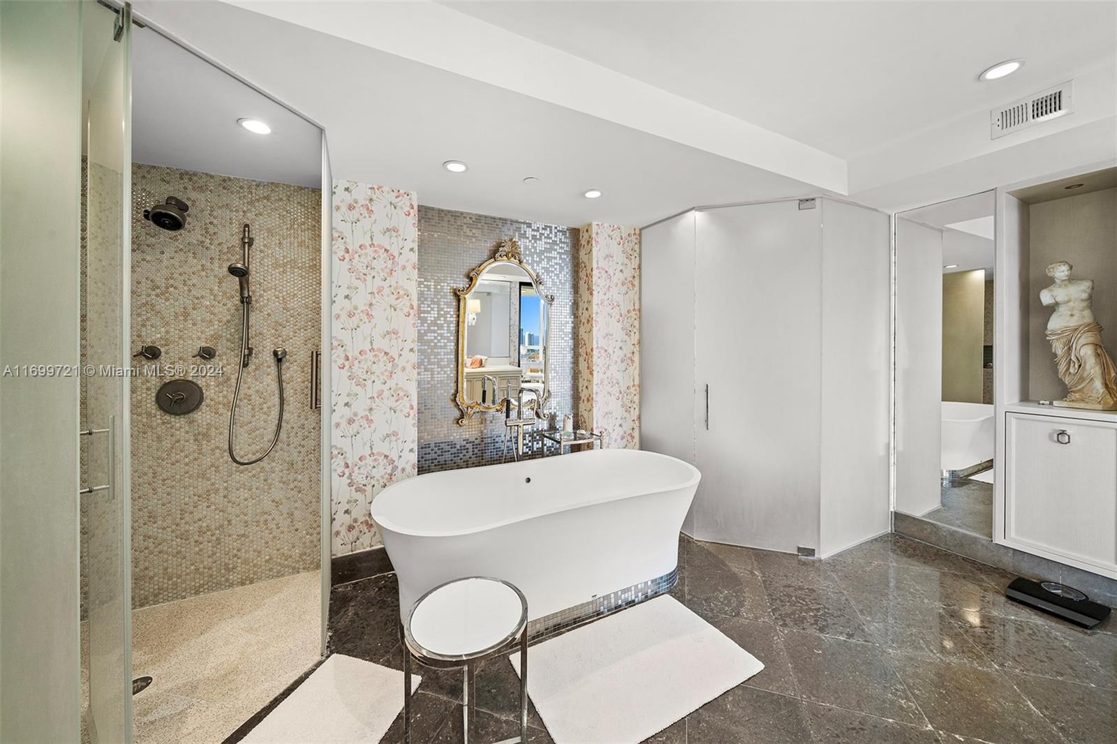 BELLAMARE @ WILLIAMS ISLA - Residential