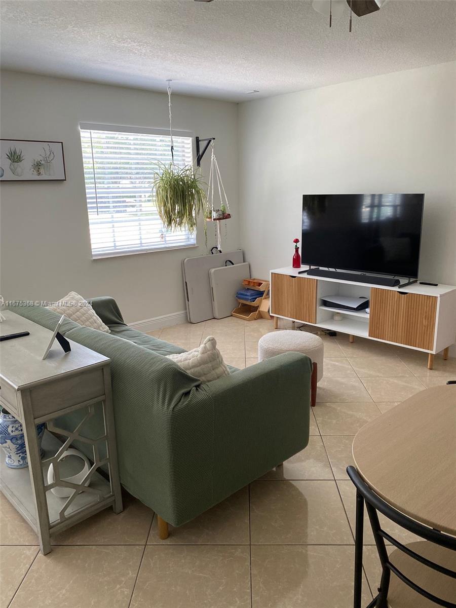 SEA PINES ESTATES - Residential