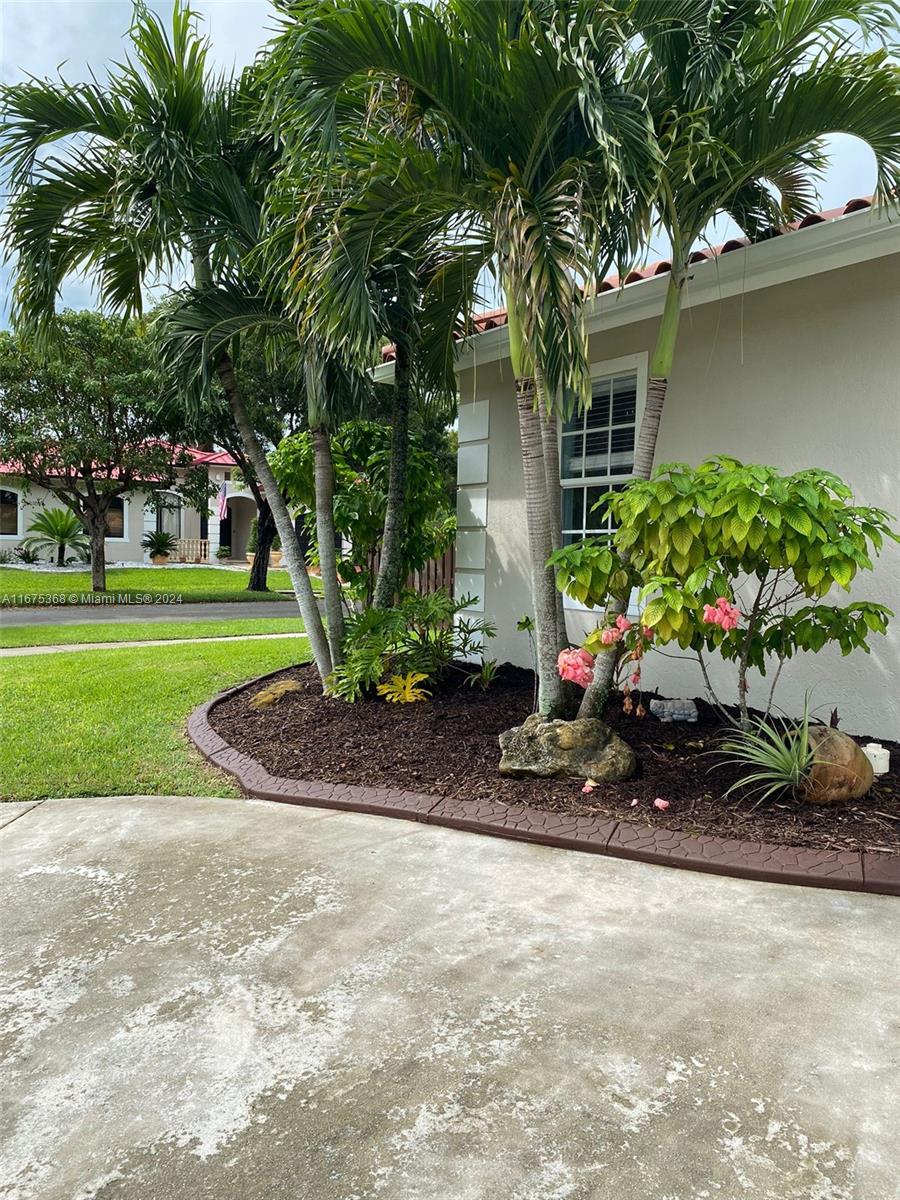SEA PINES ESTATES - Residential
