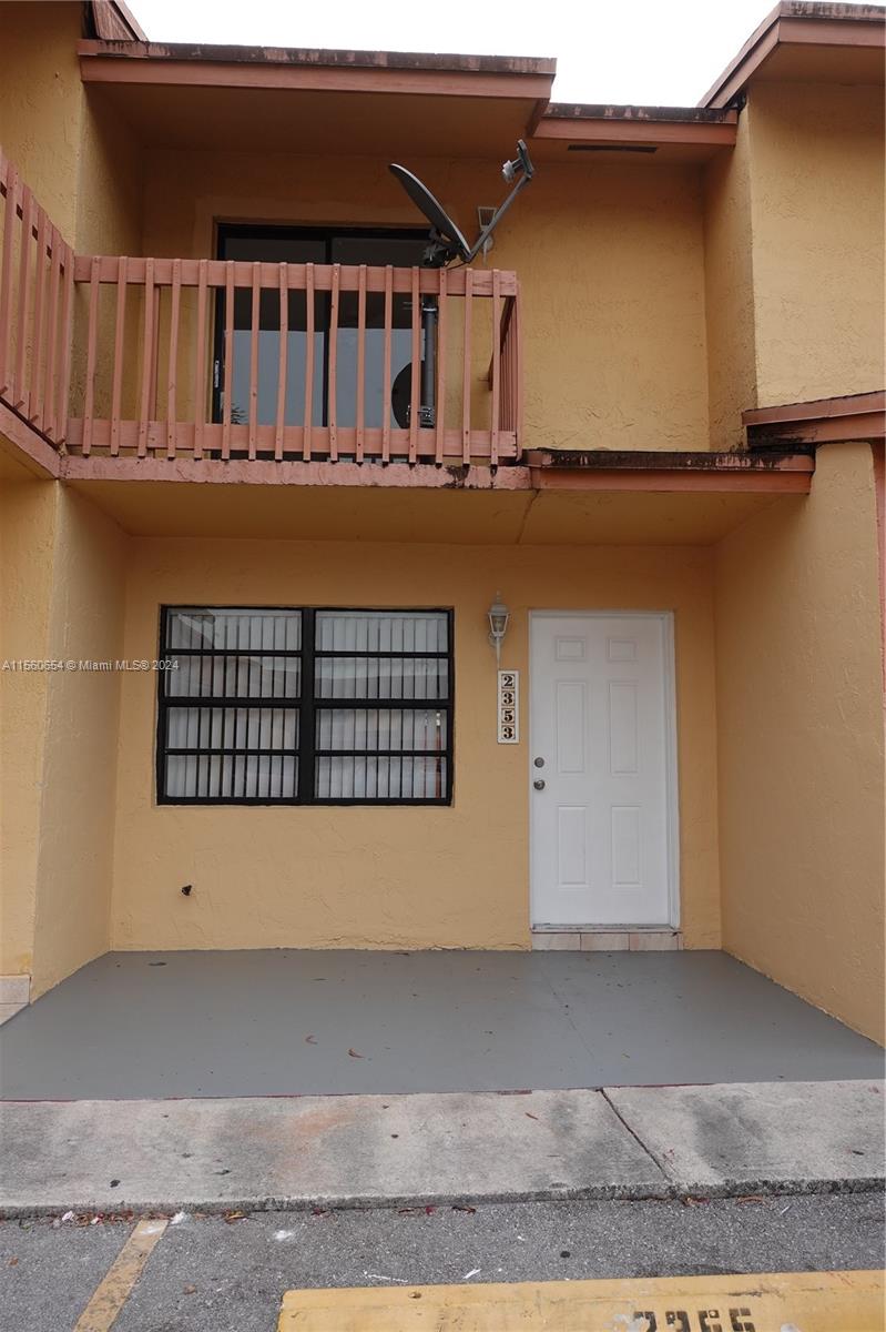 This is a lovely 2 bedroom 2 1/2 bath townhouse situated in Hialeah, near the Westland Mall, providing easy access to your shopping needs.