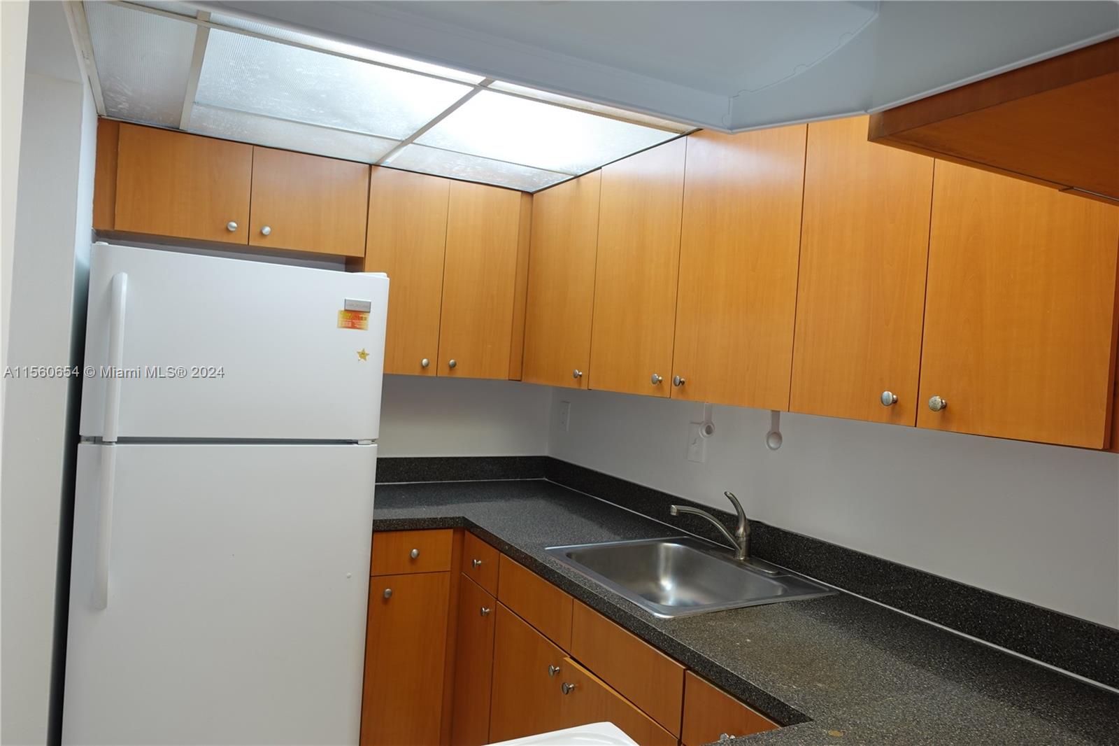 WESTLAND VILLAGE CONDO II - Residential Lease