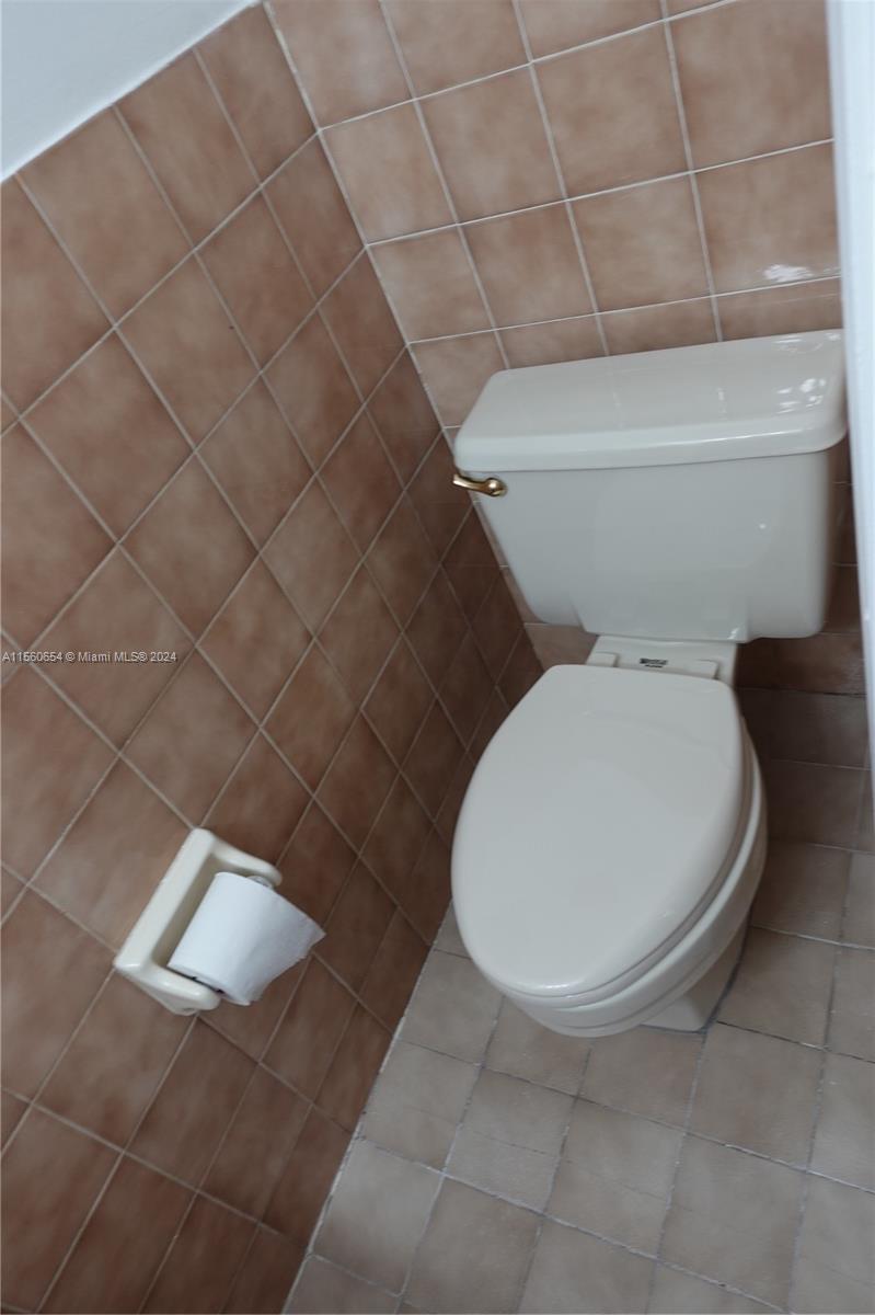 WESTLAND VILLAGE CONDO II - Residential Lease