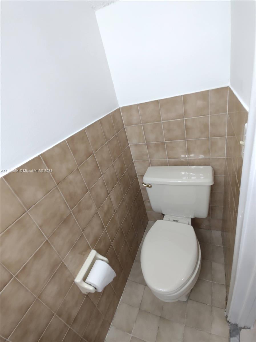 WESTLAND VILLAGE CONDO II - Residential Lease
