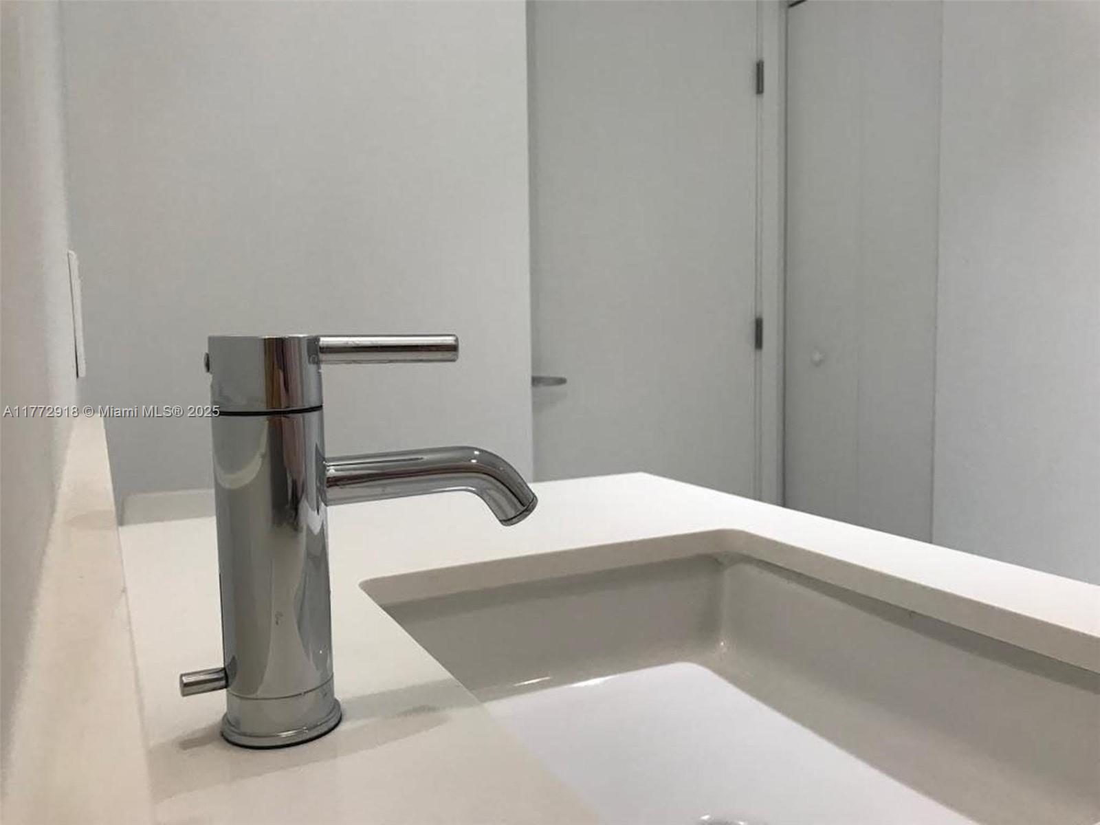 THE HARBOUR NORTH CONDO - Residential