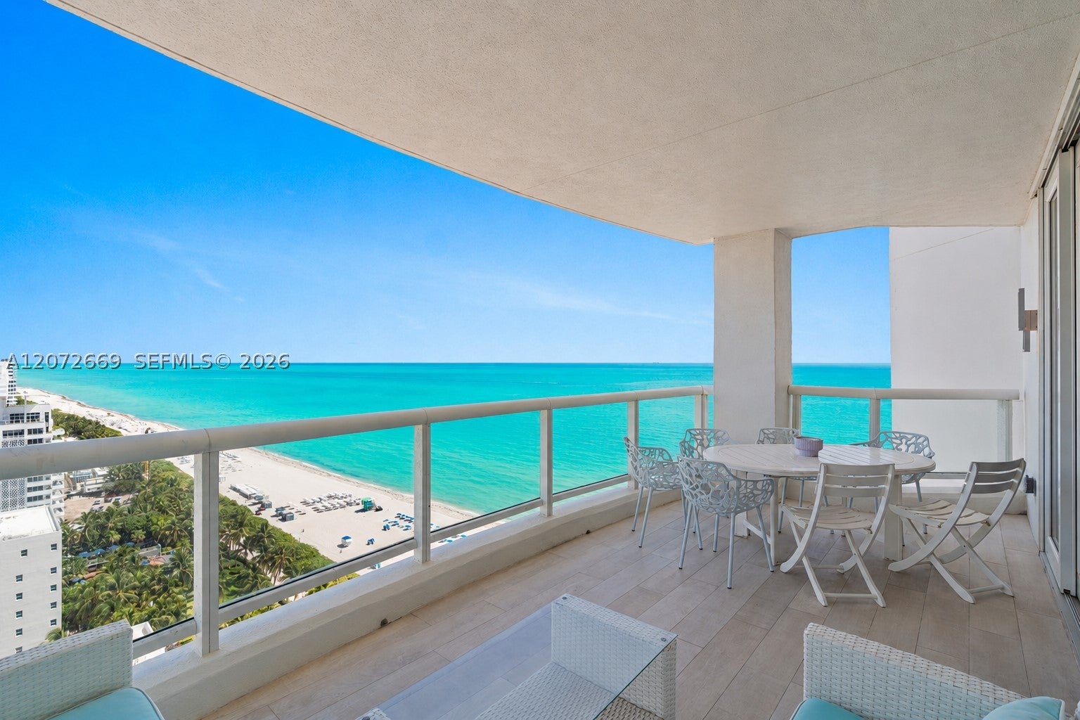 4201 Collins Ave 2202