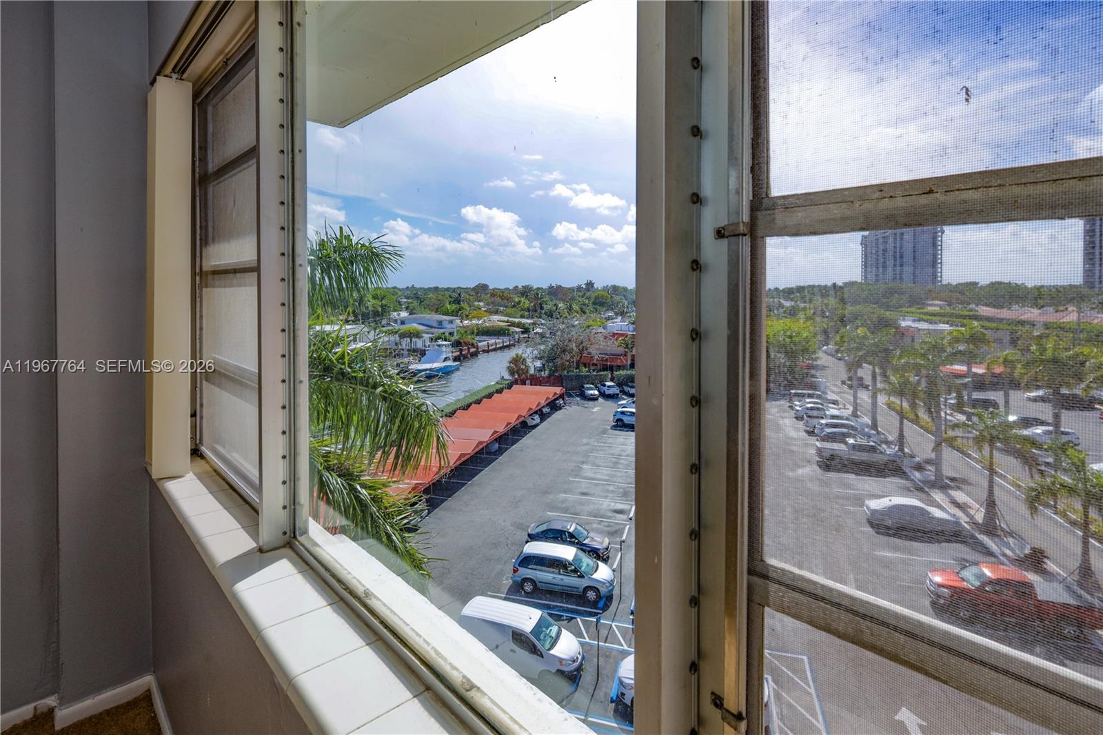 THE SHORES CONDO - Residential