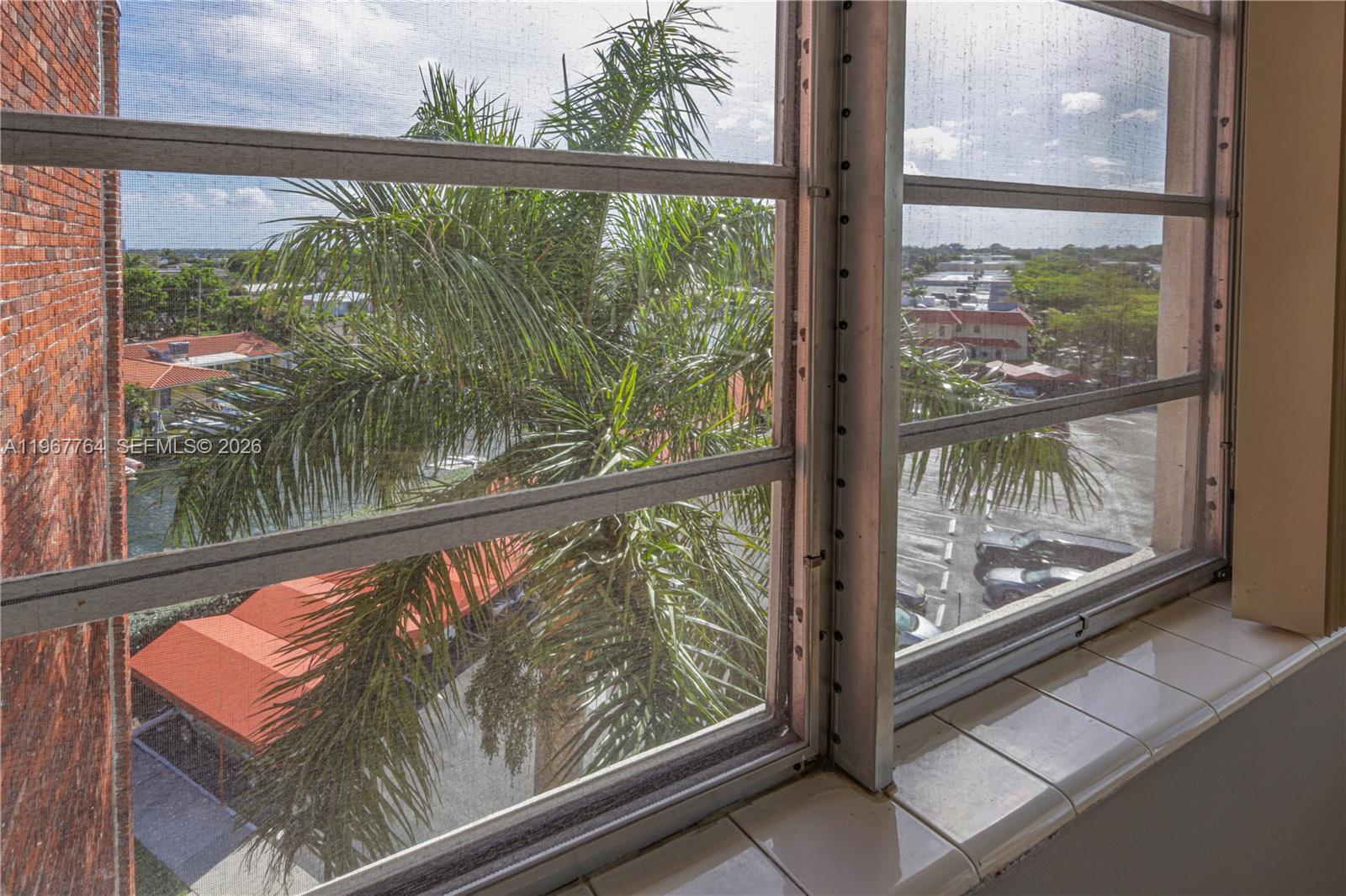 THE SHORES CONDO - Residential