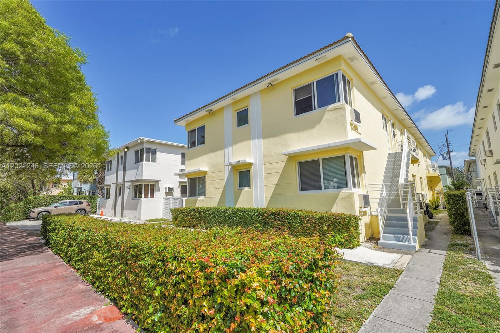 955 Bay Dr 2