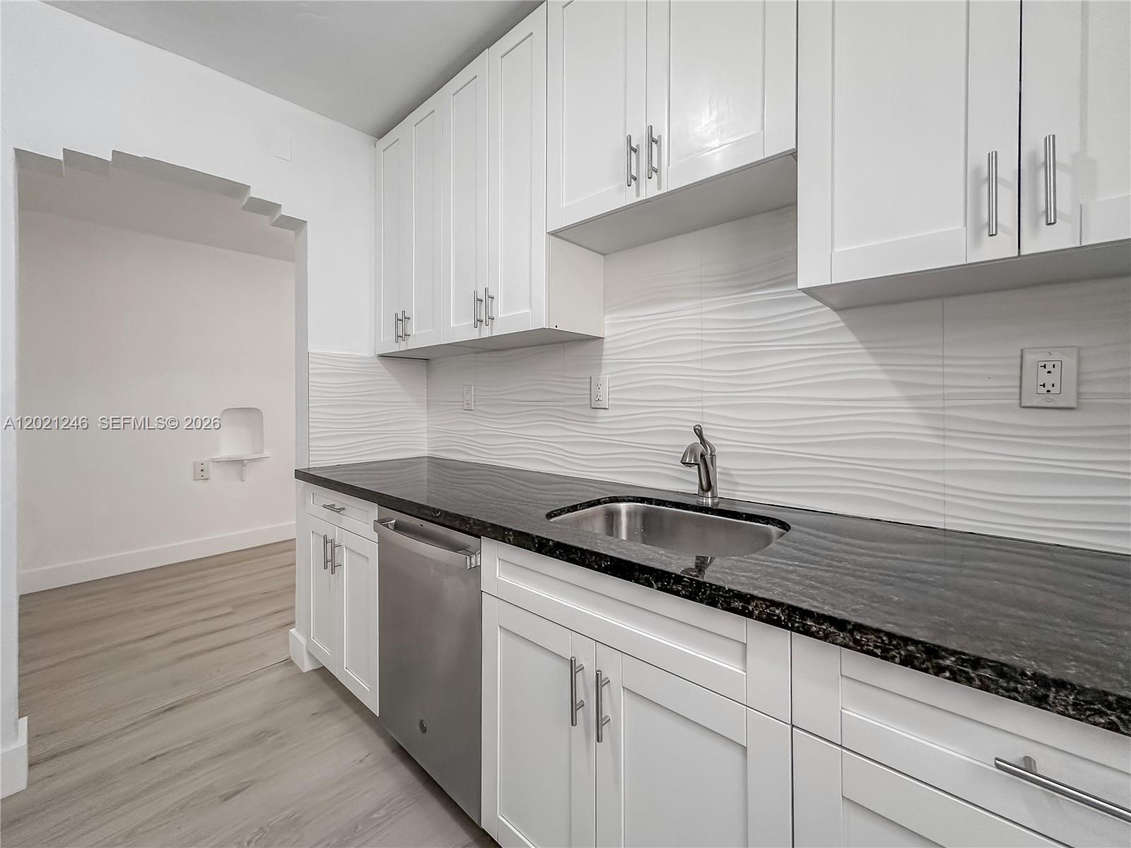 955 Bay Dr 2
