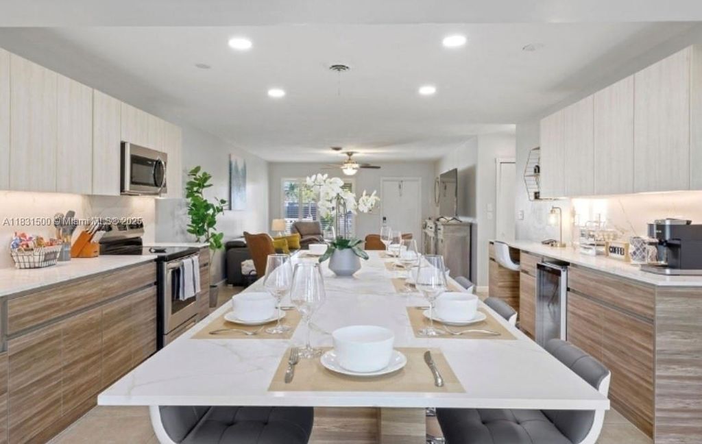 Photo of 1765 NE 45th St #1765, Oakland Park, FL 33334 (MLS # A11831500)