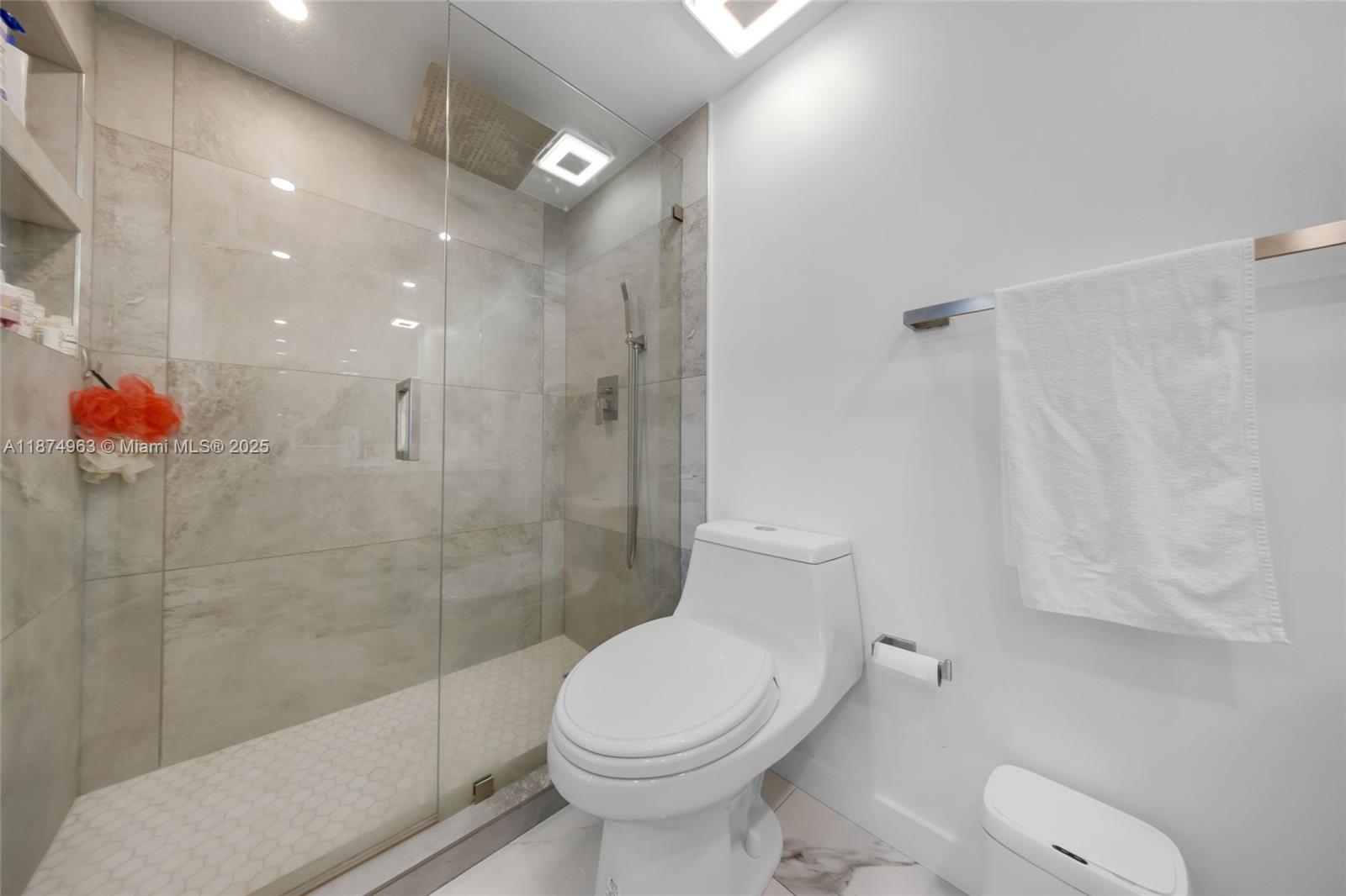 THE GRANDVIEW PALACE COND - Residential