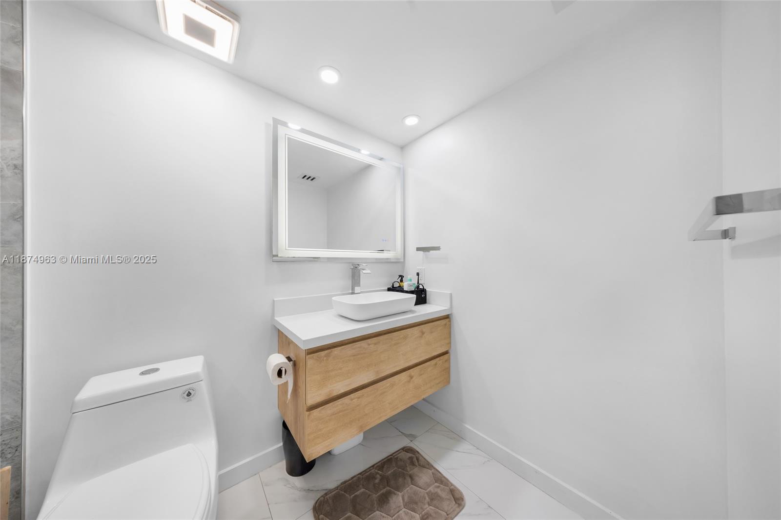 THE GRANDVIEW PALACE COND - Residential