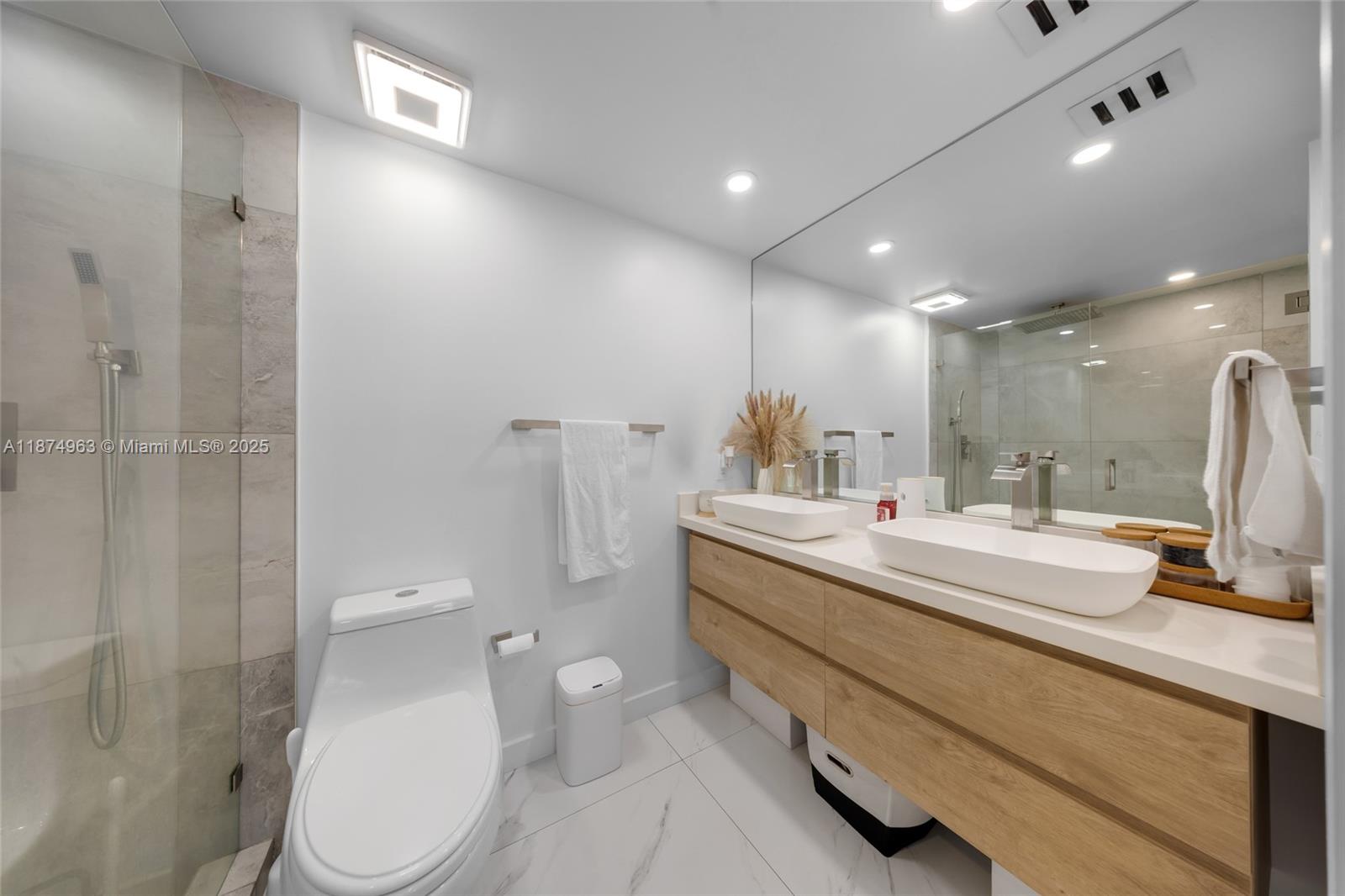 THE GRANDVIEW PALACE COND - Residential