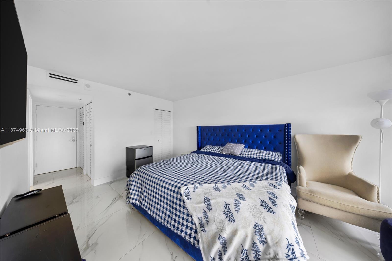 THE GRANDVIEW PALACE COND - Residential