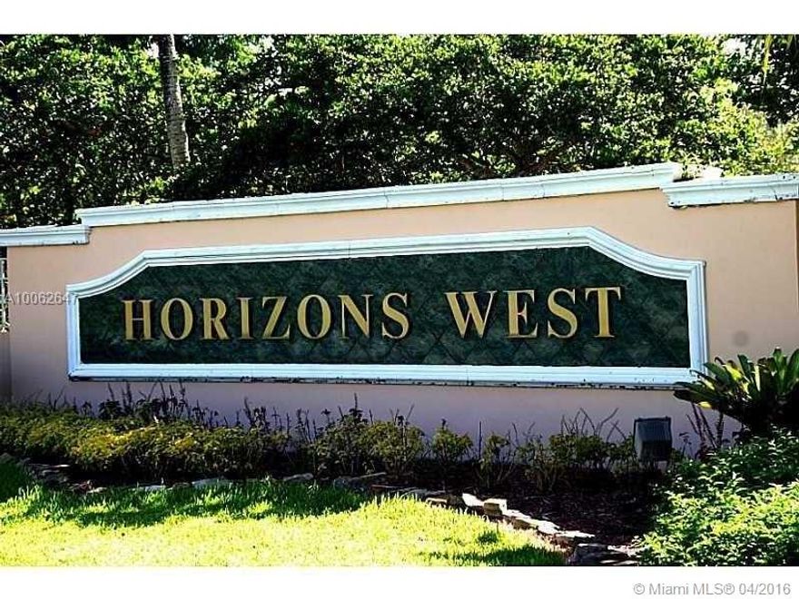 NICE UNIT, LOCATED IN GREAT COMPLEX IN THE HEART OF KENDALL.