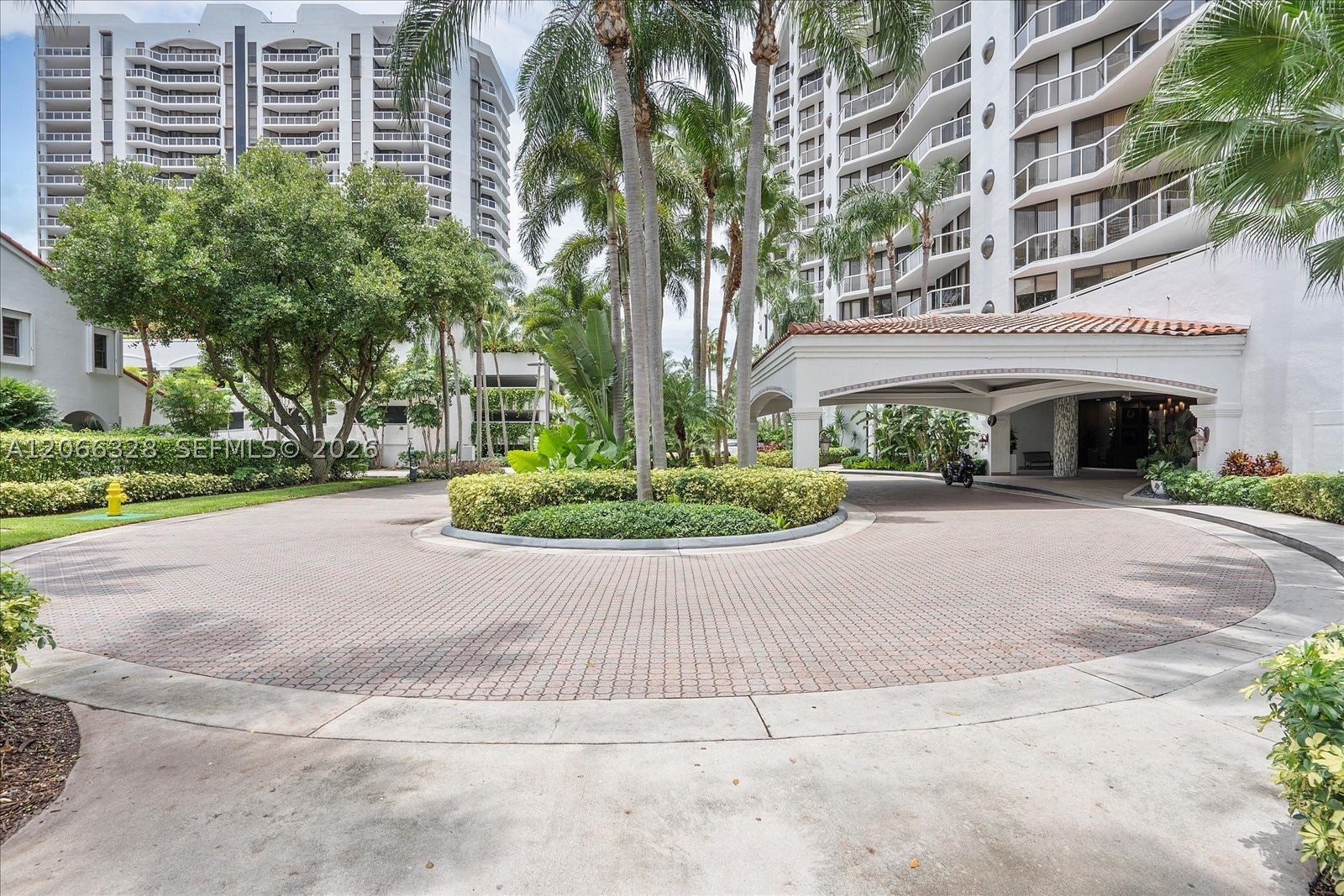 3610 Yacht Club Dr 1114