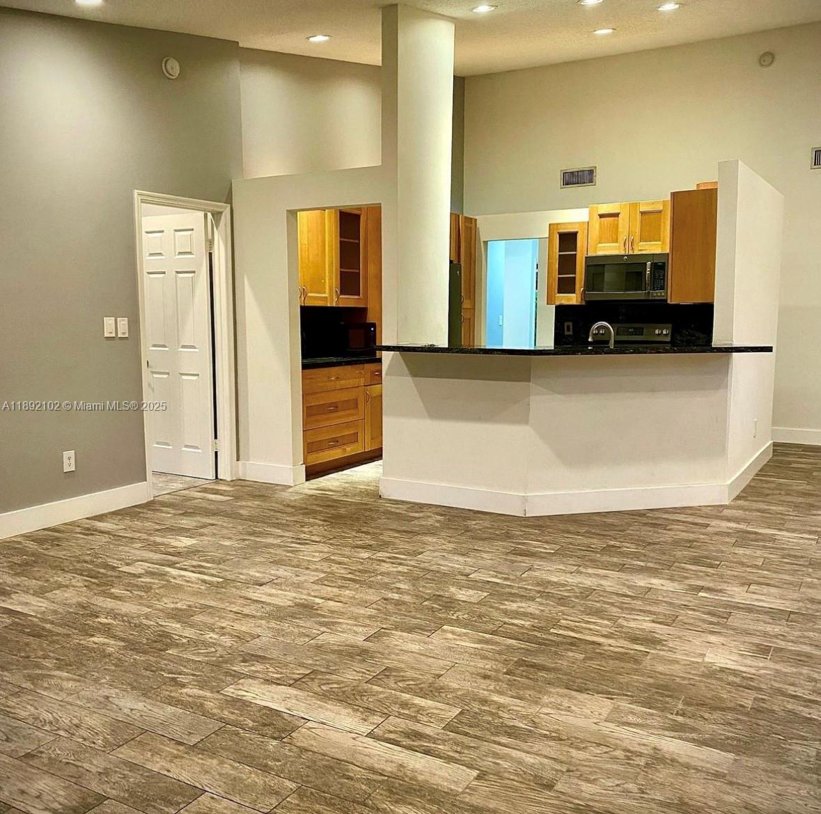 COSTA DEL SOL CONDO F - Residential