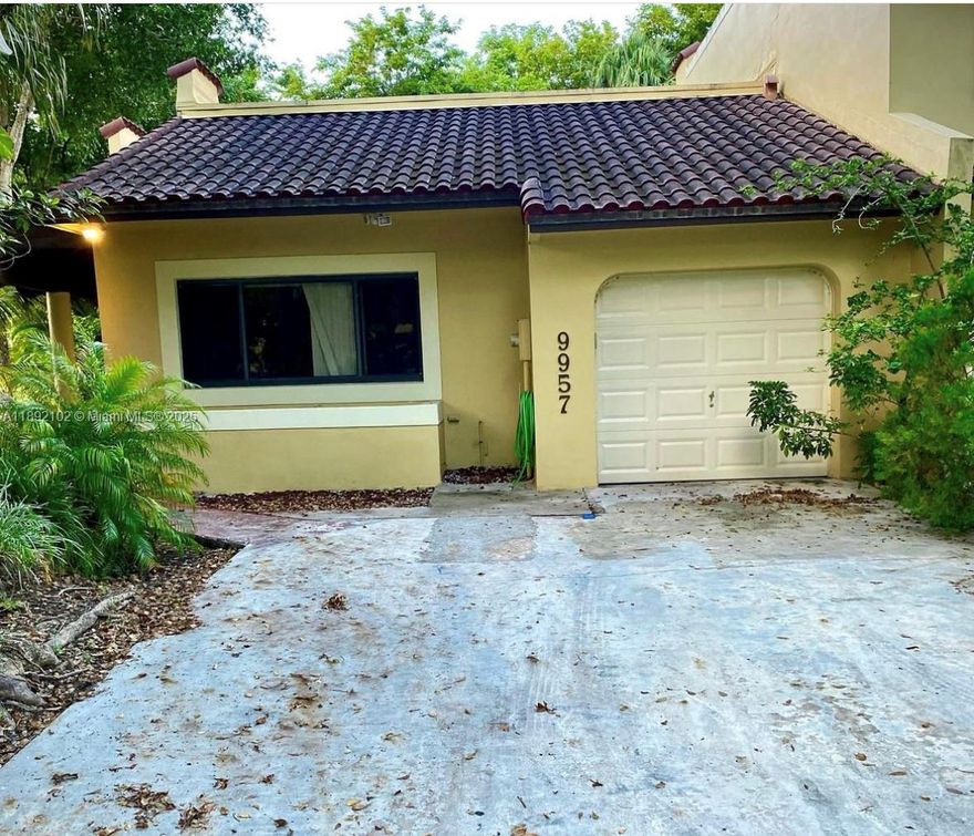 Beautifully remodeled townhouse in gated community. 3 bedrooms and 2.5 bathrooms, screened patio for entertaining. Live here and enjoy a Golf Resort Live Style: Community poo, children's playground, tennis courts, driving range, golf course. 24/7 security, restaurant and bar on site. HD cable, water and high speed internet included in rent as provided by association. Undercover parking for 3 cars. Located at the heart of Doral, easy access to major highways, minutes from restaurants, parks and malls. The comfort of a town house only one story.