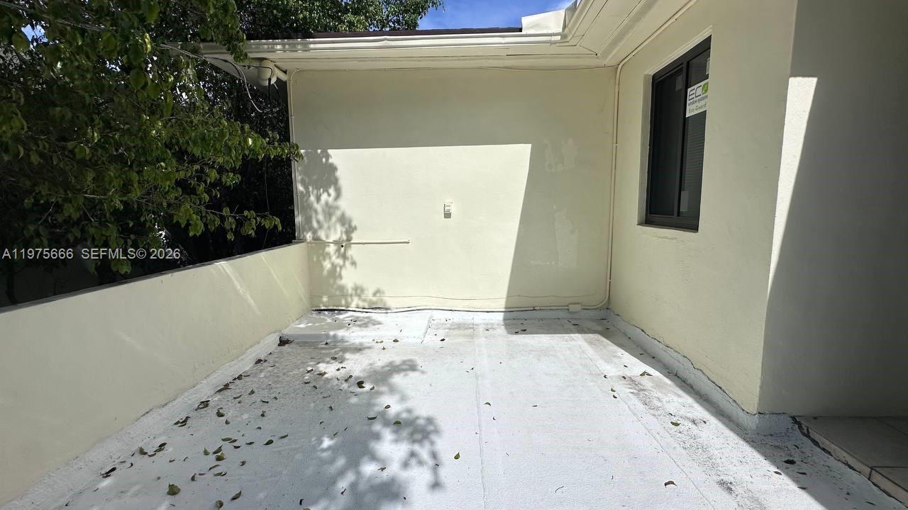 BRICKELL ESTATES - Residential Lease