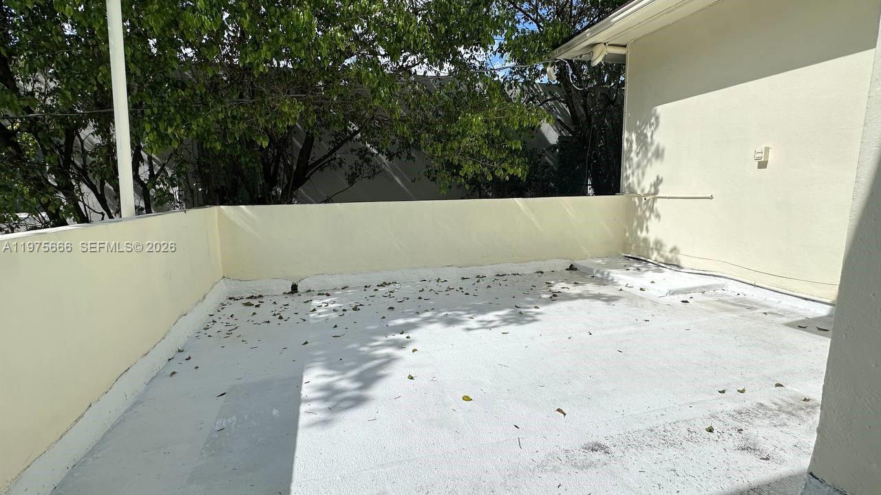 BRICKELL ESTATES - Residential Lease