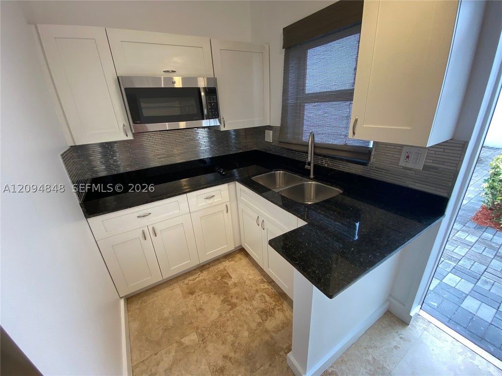 Photo of 905 SE 2nd Ct #RE, Fort Lauderdale, FL 33301 (MLS # A12094848)
