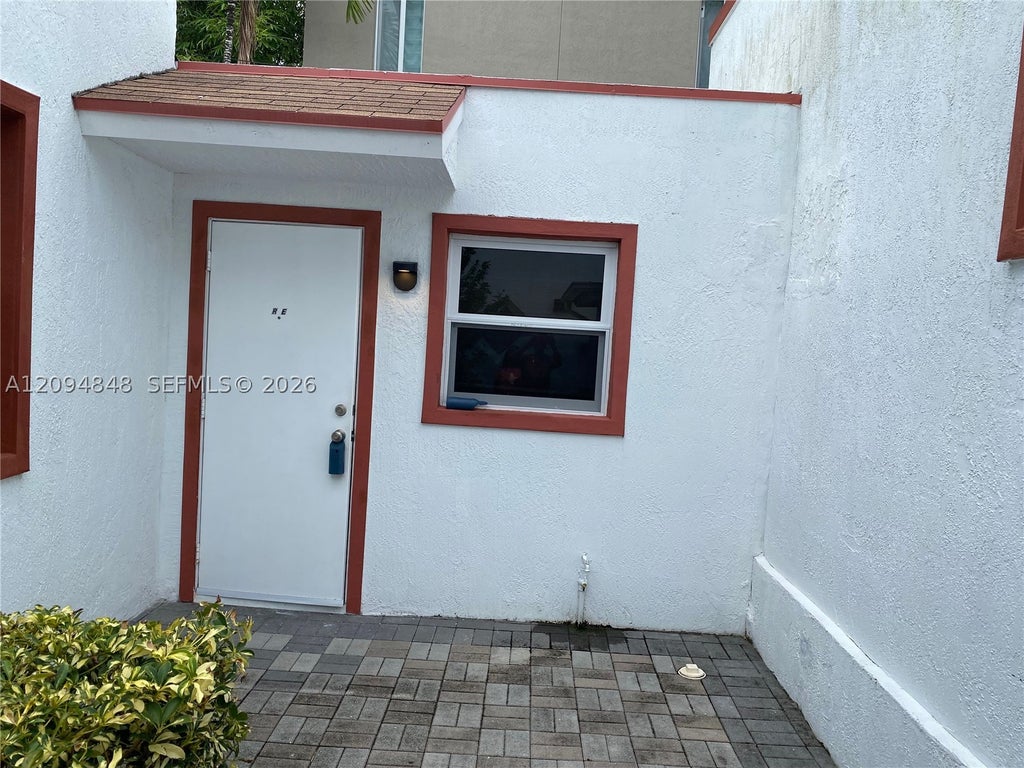 Photo of 905 SE 2nd Ct #RE, Fort Lauderdale, FL 33301 (MLS # A12094848)