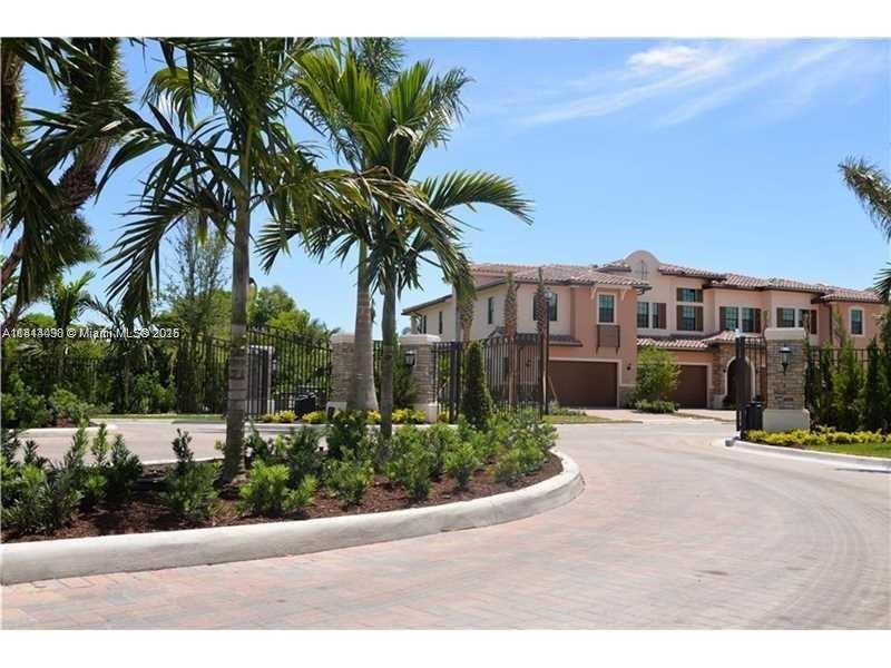 141 Sw 127th Ter 141, Plantation, Miami-Dade County, Florida - 3 Bedrooms  
3 Bathrooms - 