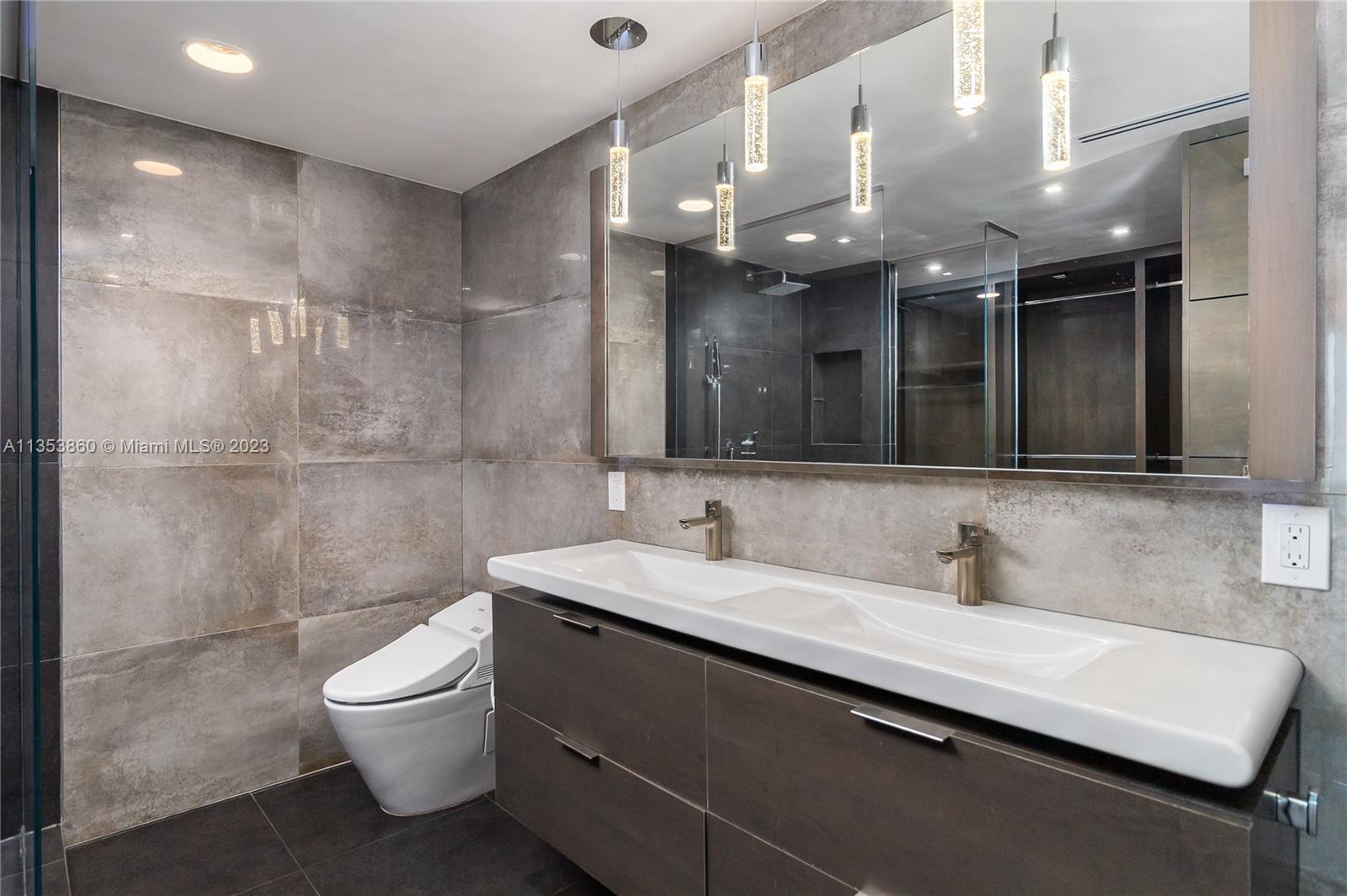 THE BENTLEY BAY CONDO - Residential