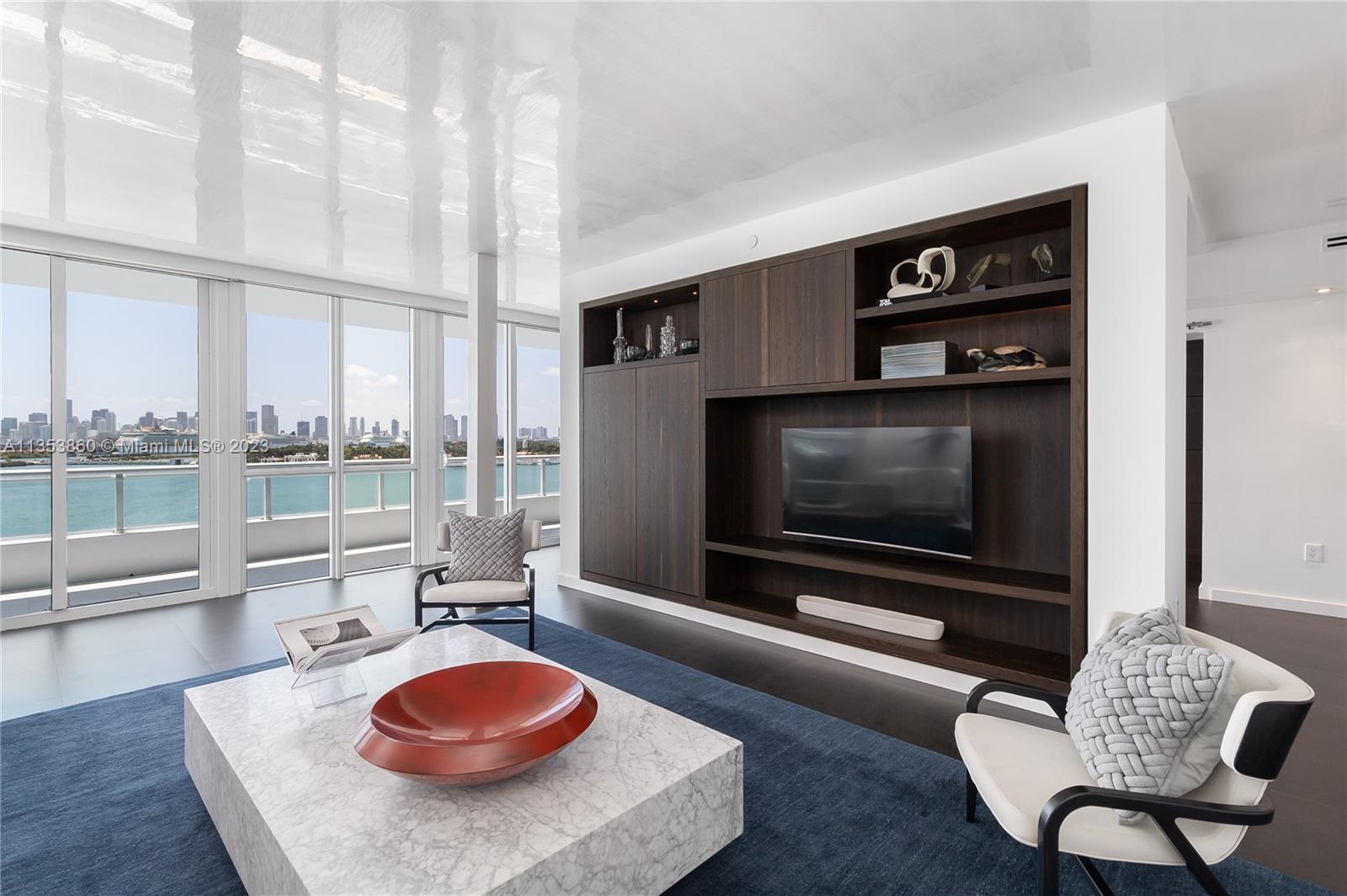 THE BENTLEY BAY CONDO - Residential