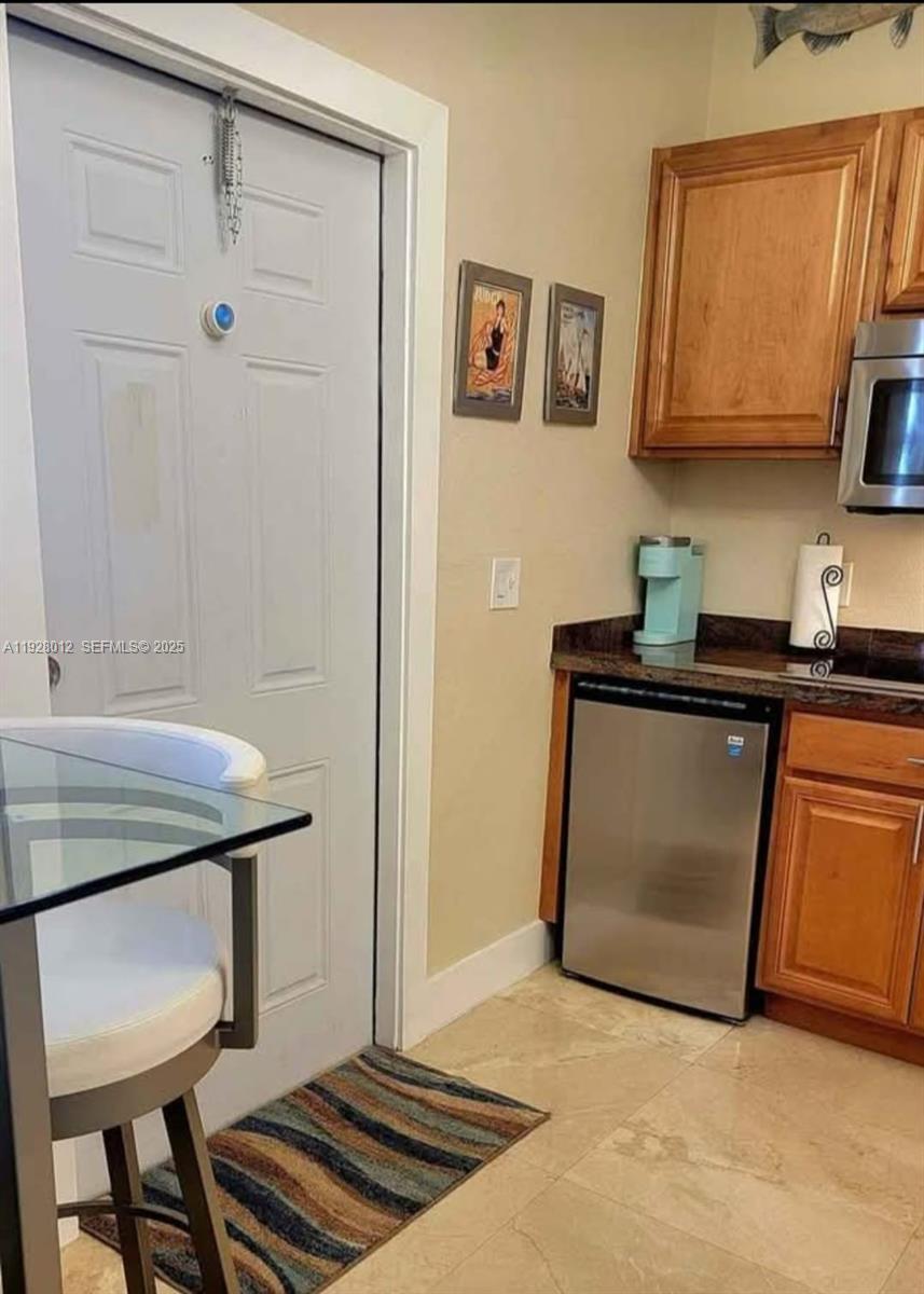 HOLLYWOOD LITTLE RANCHES - Residential Lease