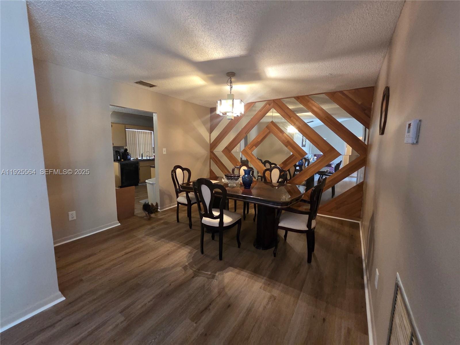 RAMBLEWOOD - Residential