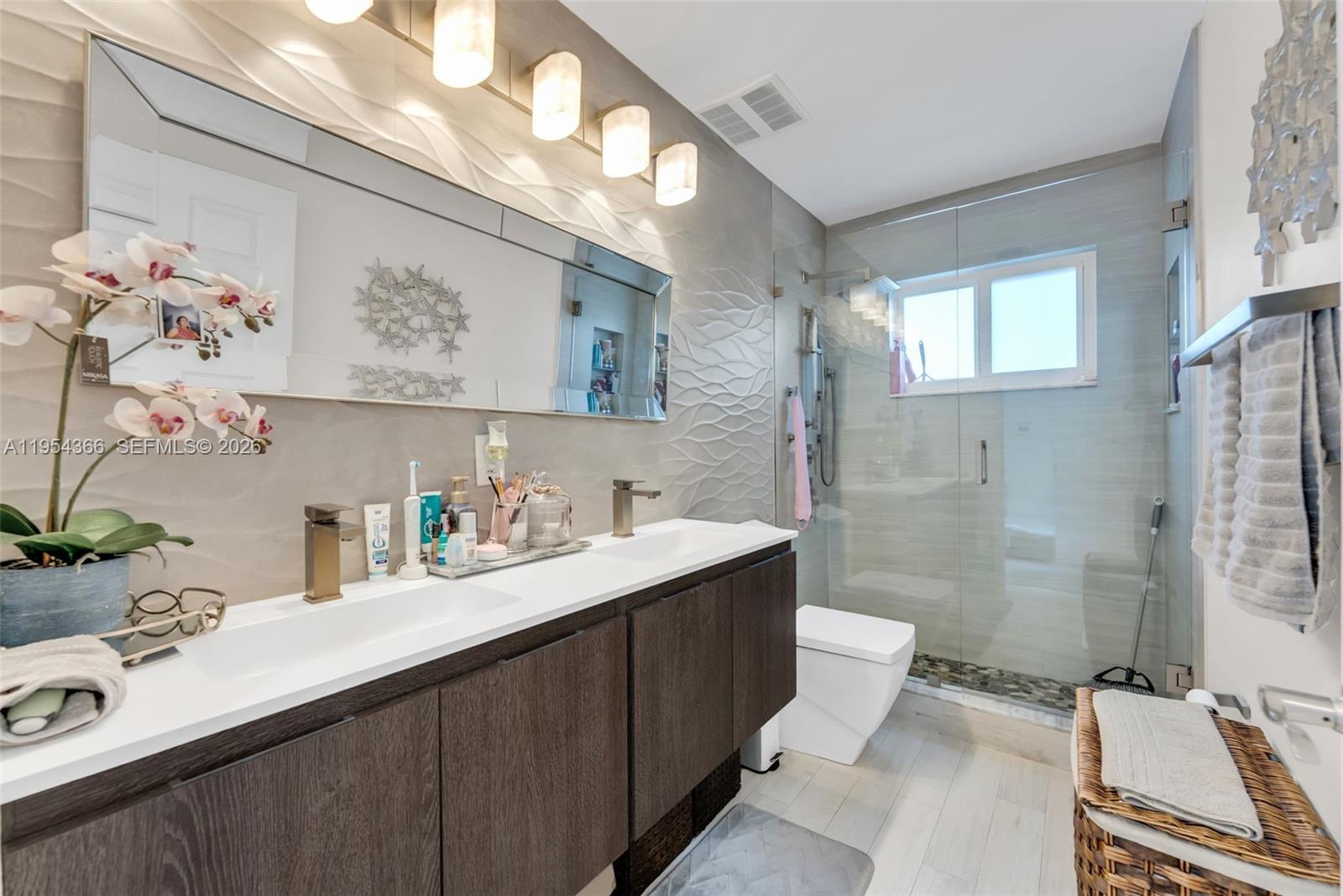 LESLIE PATIO HOMES SEC 4 - Residential