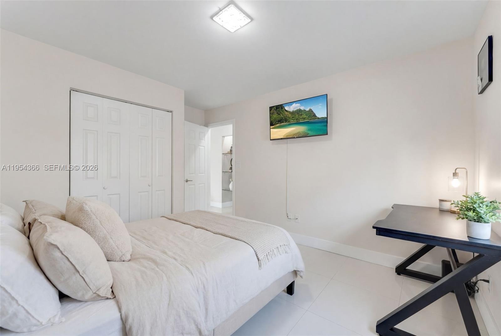 LESLIE PATIO HOMES SEC 4 - Residential