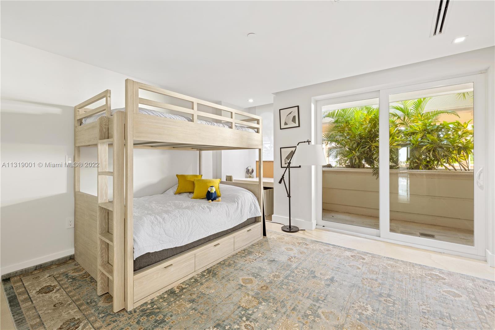 OCEANSIDE @ FISHER ISL CO - Residential