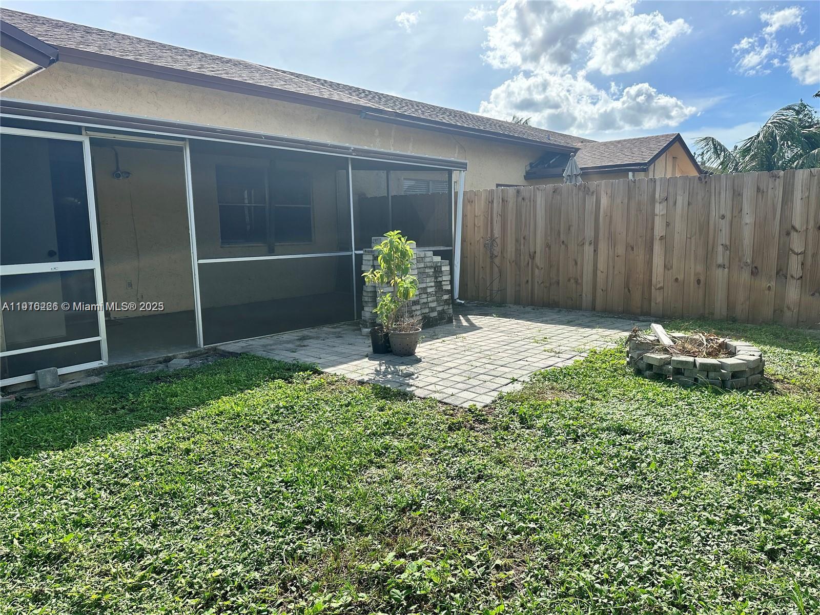 LAKE ISLAND - Residential Lease