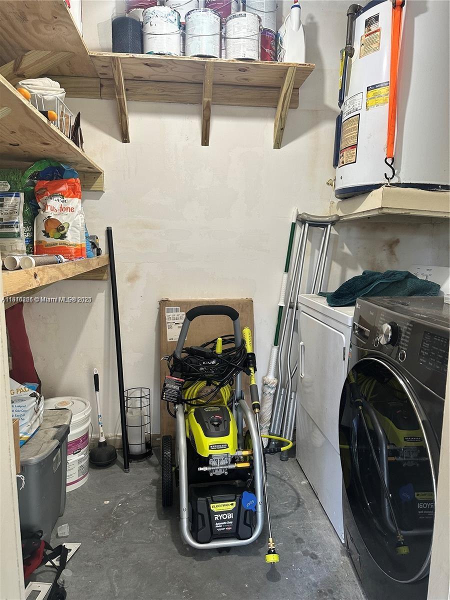 LAKE ISLAND - Residential Lease