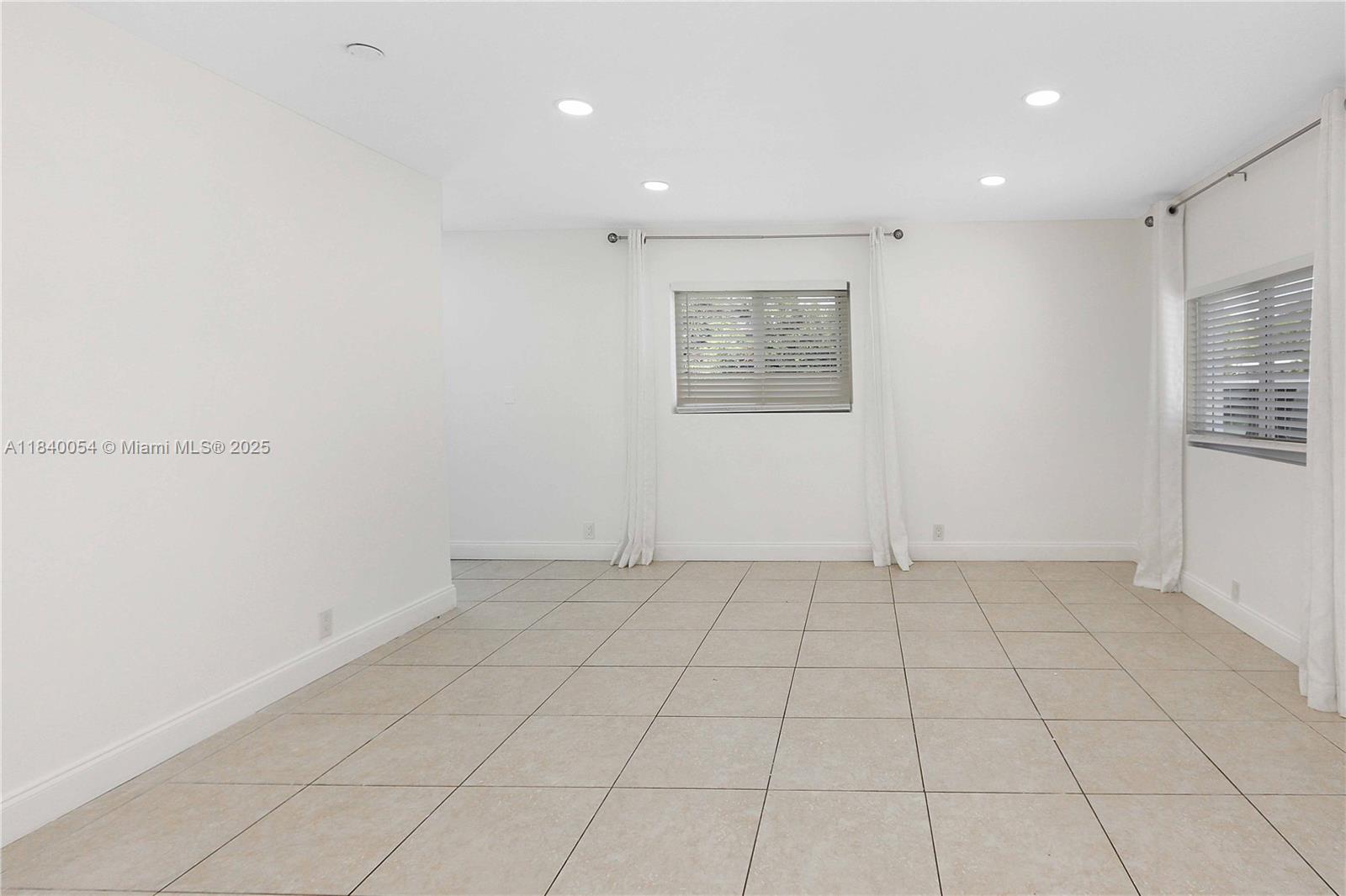 SUNSET TRAILS NO 2 - Residential Lease