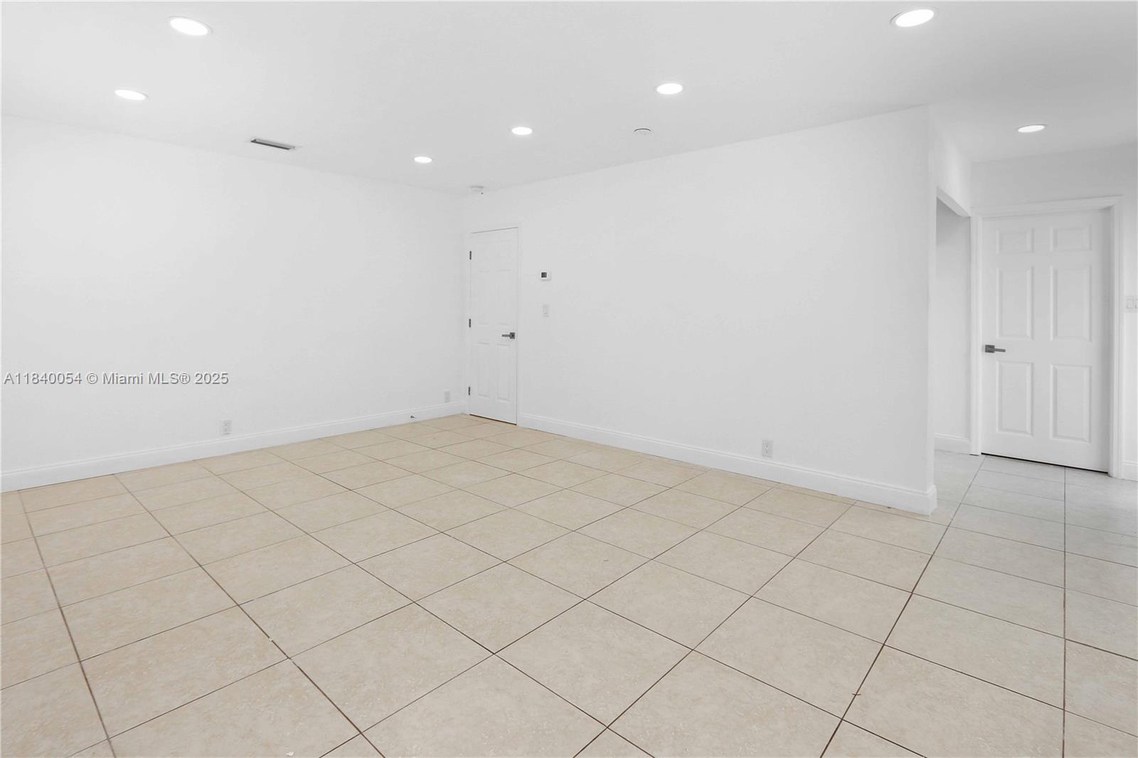 SUNSET TRAILS NO 2 - Residential Lease