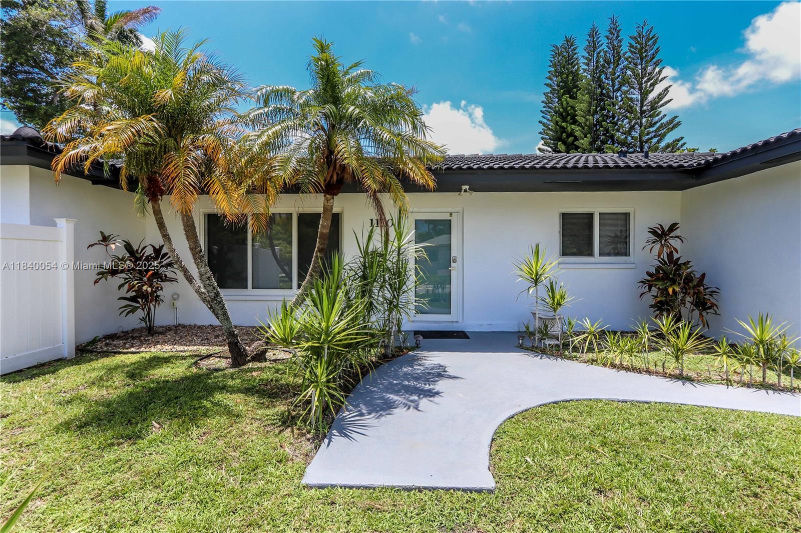 SUNSET TRAILS NO 2 - Residential Lease