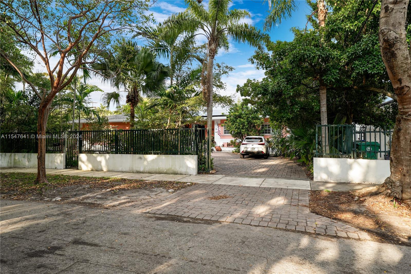 BAY HEIGHTS - Residential