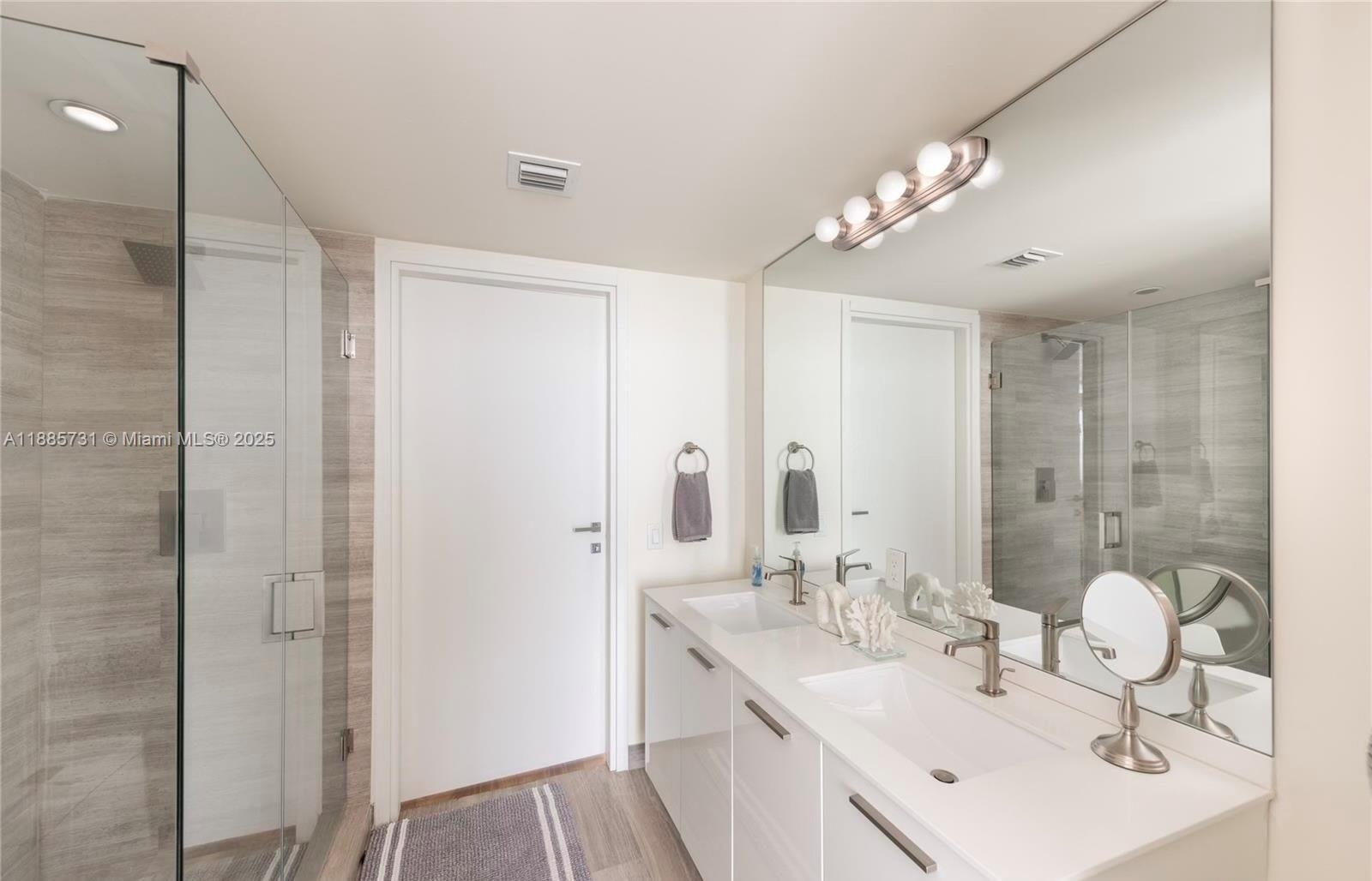 BRICKELLHOUSE CONDO - Residential