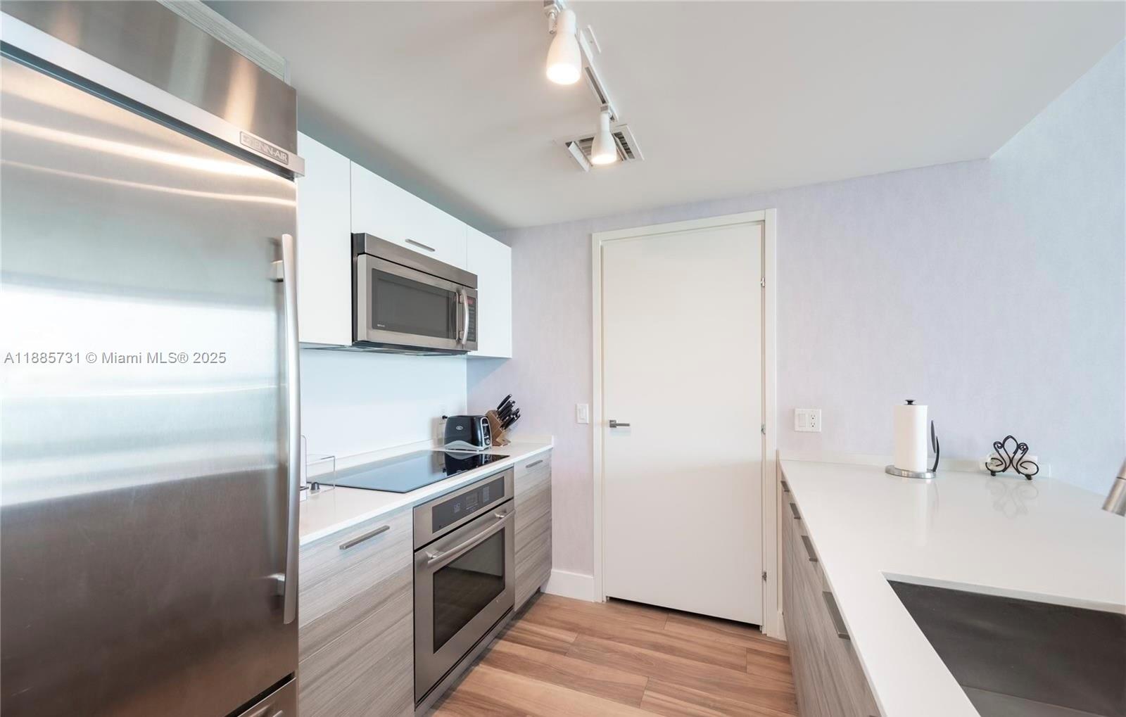 BRICKELLHOUSE CONDO - Residential