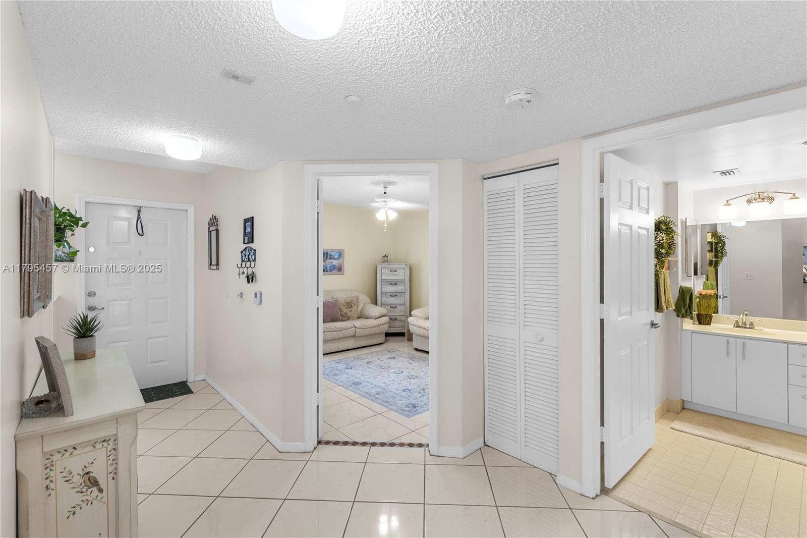 SUNRISE LAKES 200 CONDO - Residential