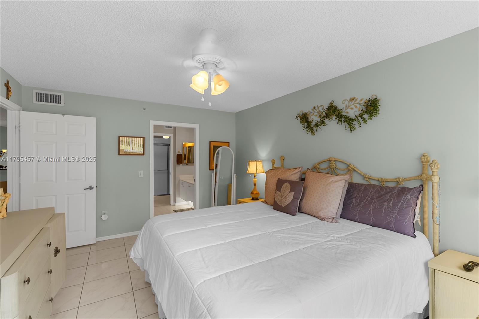 SUNRISE LAKES 200 CONDO - Residential