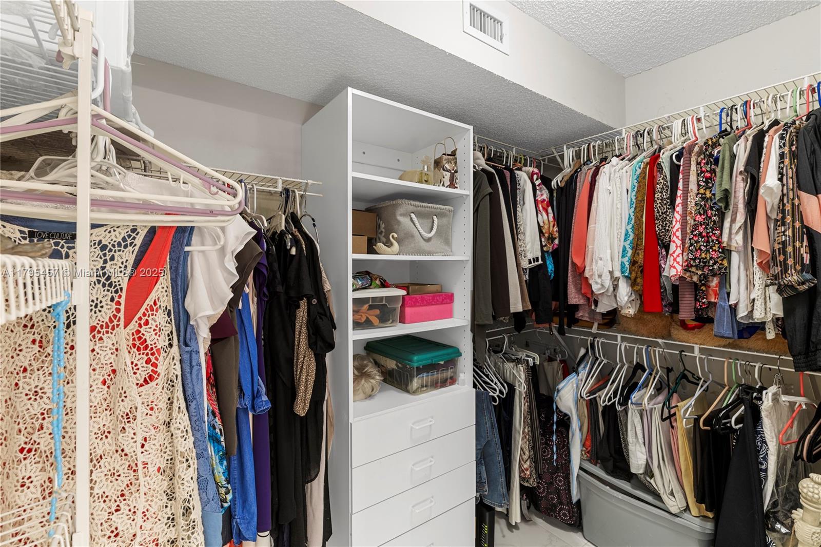 SUNRISE LAKES 200 CONDO - Residential