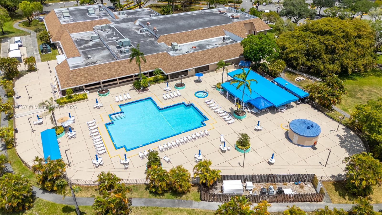 SUNRISE LAKES 200 CONDO - Residential