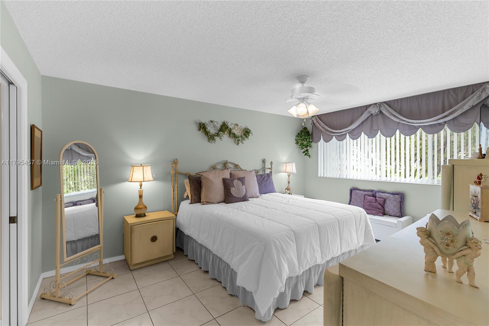 SUNRISE LAKES 200 CONDO - Residential